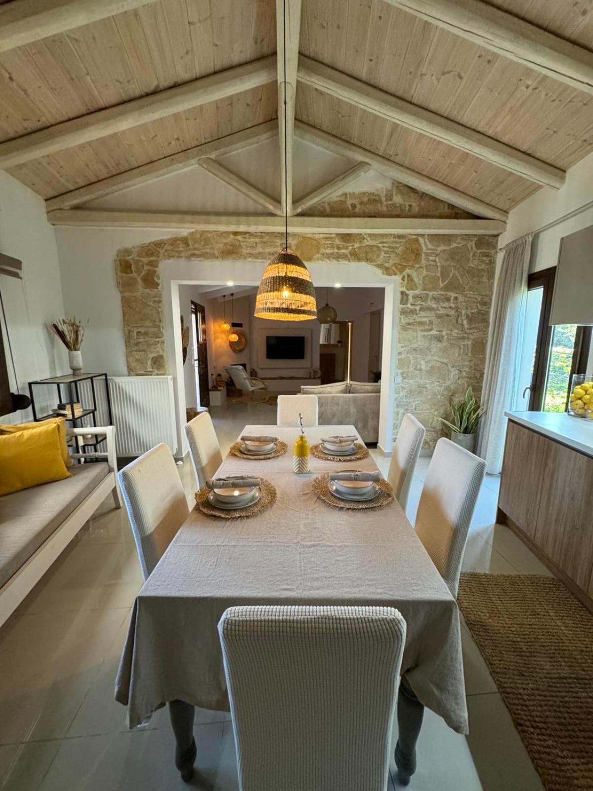 Villa Aspasia With Private Jacuzzi - Oasis Resort Kokkinos Pirgos Bagian luar foto