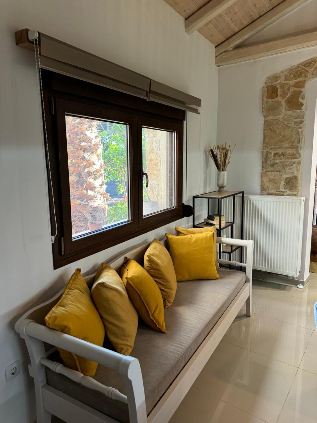 Villa Aspasia With Private Jacuzzi - Oasis Resort Kokkinos Pirgos Bagian luar foto